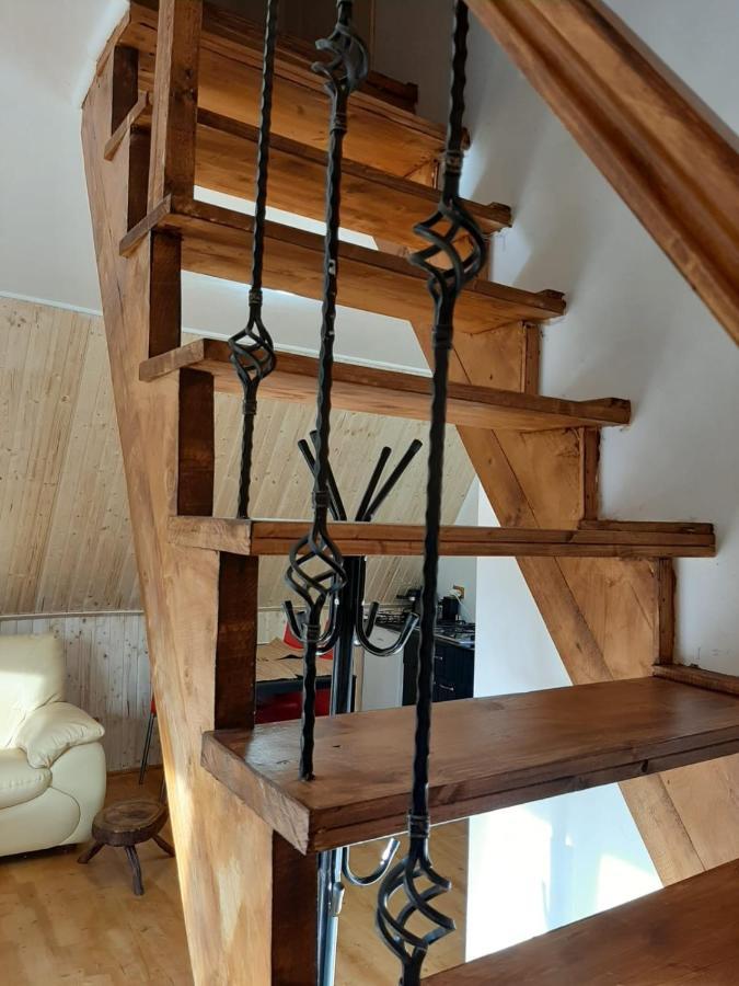 Cabana Din Livada Pucioasa Exteriör bild