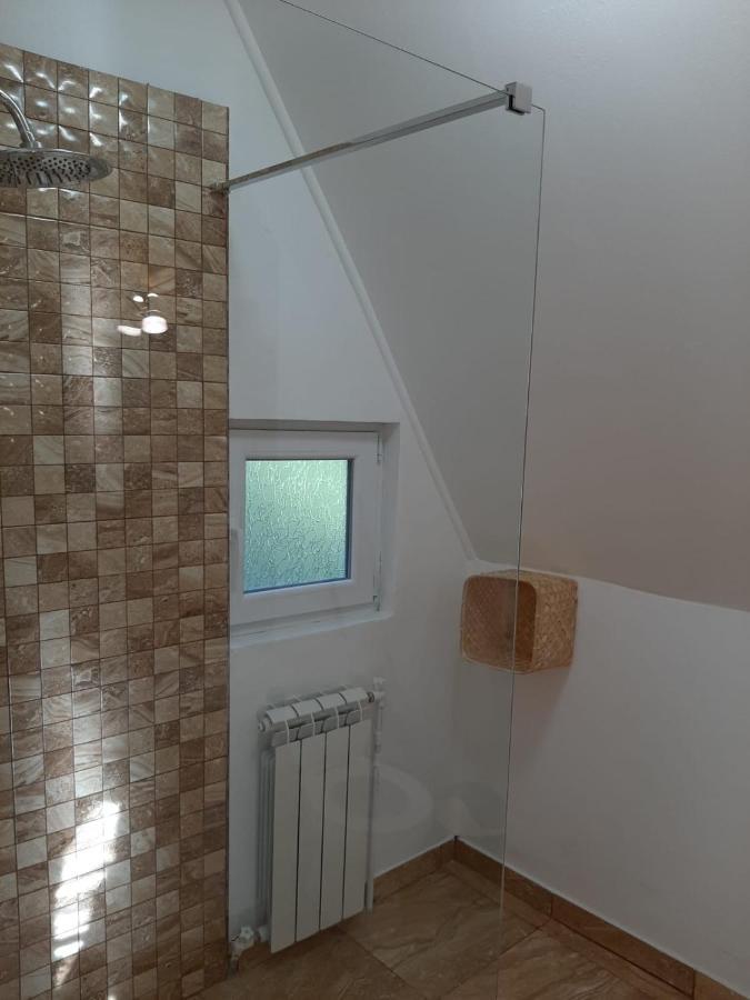 Cabana Din Livada Pucioasa Exteriör bild
