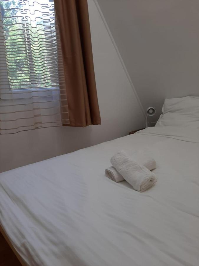 Cabana Din Livada Pucioasa Exteriör bild