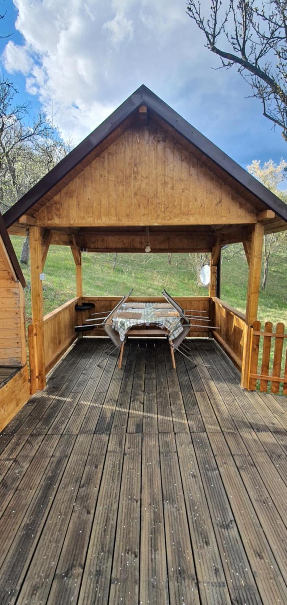 Cabana Din Livada Pucioasa Exteriör bild